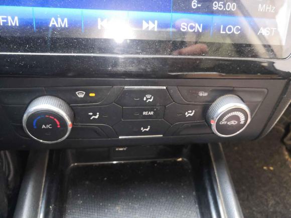 [西安·陕A] 二手东风风光风光5802016款 1.5T 手动豪华型