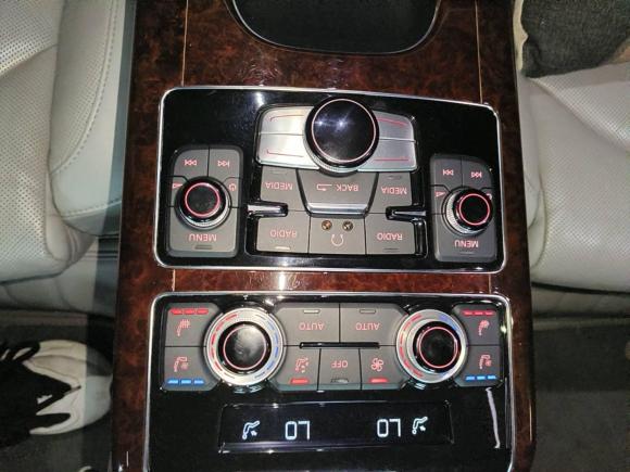 [义乌·浙G] 二手奥迪奥迪A82011款 A8L W12 6.3 FSI quattro