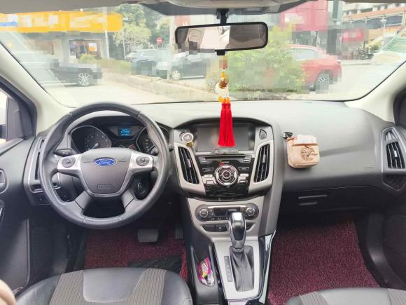 [佛山·豫R] 二手福特福克斯2012款 两厢 1.6L 自动风尚型