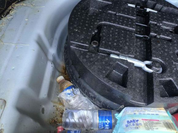 [苏州·苏E] 二手荣威荣威3602015款 1.5L 手动精英版