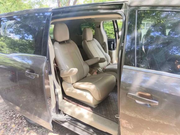 [上海·沪D] 二手别克别克GL82014款 2.4L CT豪华商务舒适版