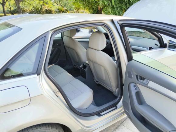 [南昌·赣A] 二手奥迪奥迪A4L2015款 30 TFSI 自动舒适型