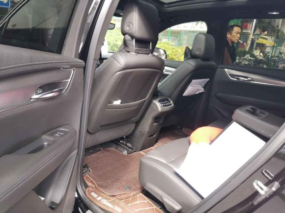 [广州·粤A] 二手凯迪拉克凯迪拉克XT62020款 28T 七座四驱风尚型