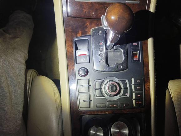 [宁波·浙B] 二手奥迪奥迪A82009款 A8L 6.0 W12 quattro 旗舰型