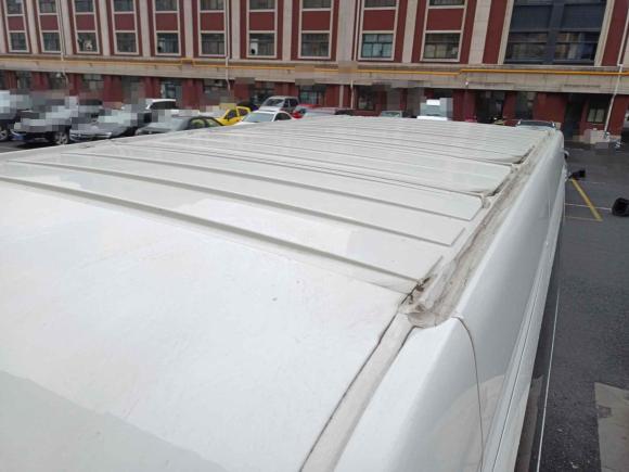 [无锡·苏B] 二手上汽大通MAXUS上汽大通MAXUS 新途V802021款 2.0T 手动经典傲运通127PS中轴中顶6/7/8/9座