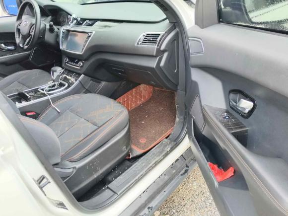 [广州·赣C] 二手陆风陆风X72018款 劲越 1.5T 全景尊享型