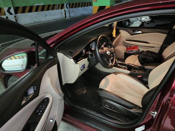 [成都·川A] 二手别克威朗2017款 三厢 15S 自动领先型