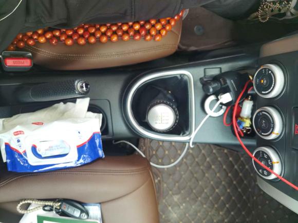 [杭州·粤E] 二手东风风度东风风度MX62015款 2.0L 手动四驱领航版