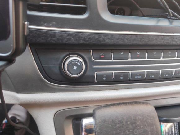 [上海·沪A] 二手上汽大通MAXUS上汽大通MAXUS G102014款 2.0T 自动时尚版