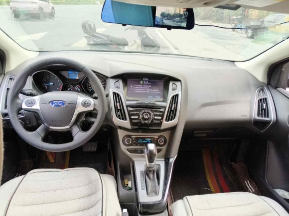 [济南·鲁A] 二手福特福克斯2012款 三厢 1.6L 自动风尚型