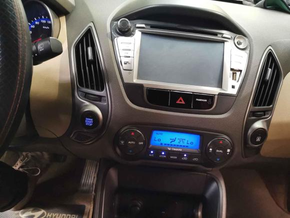 [广州·粤A] 二手现代北京现代ix352010款 2.0L 自动两驱精英版GLS