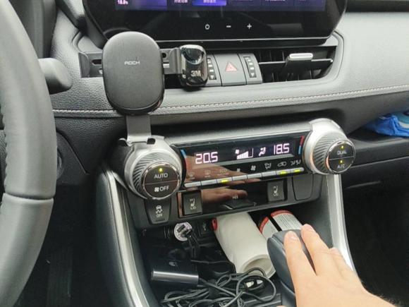 [上海·沪F] 二手丰田RAV4荣放2023款 双擎 2.5L E-CVT两驱精英Plus版
