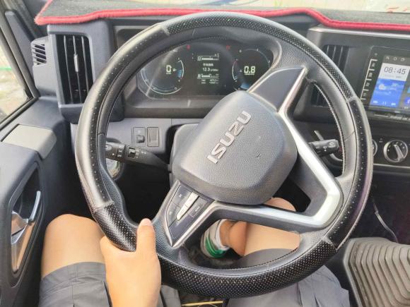 [南通·苏F] 二手五十铃瑞迈2020款 2.8T经典两驱柴油国VI舒享型标轴版JE493ZLQ6E