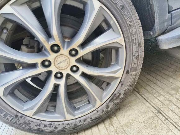 [嘉兴·赣E] 二手众泰众泰T5002018款 1.5T 自动尊享型