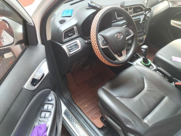 [南昌·赣A] 二手一汽骏派D602015款 1.8L 自动尊贵型