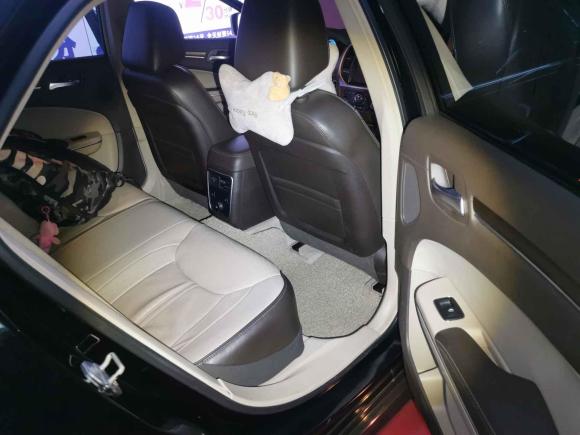 [广州·粤L] 二手克莱斯勒克莱斯勒300C2014款 3.0L 卓越版