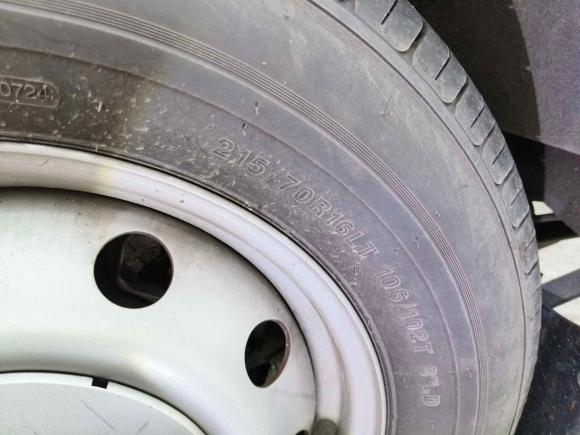 [宁波·浙B] 二手上汽大通MAXUS新途V802023款 2.0T AMT经典傲运通长轴超低顶6/7/8/9座