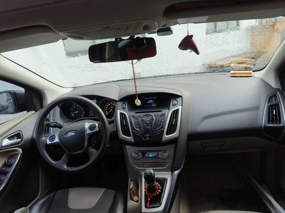 [上海·皖H] 二手福特福克斯2012款 三厢 1.6L 手动风尚型