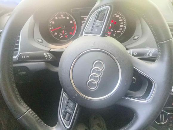 [深圳·粤T] 二手奥迪奥迪Q32018款 30周年年型 35 TFSI 时尚型