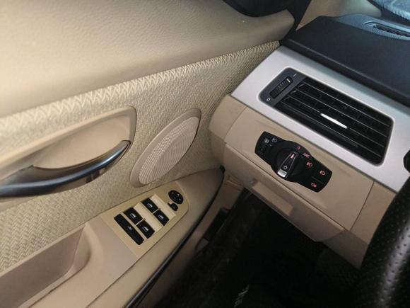 [成都·川A] 二手宝马宝马3系2009款 318i 进取型