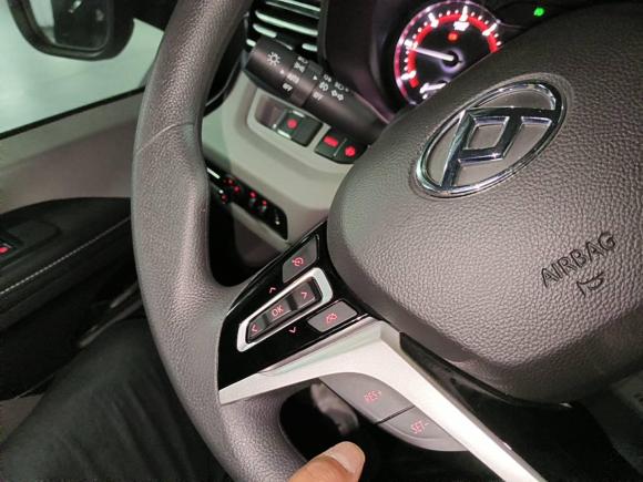 [上海·粤L] 二手上汽大通MAXUS新途V702023款 2.0T 精英版 手动短轴低顶 5/6座（125Ps）