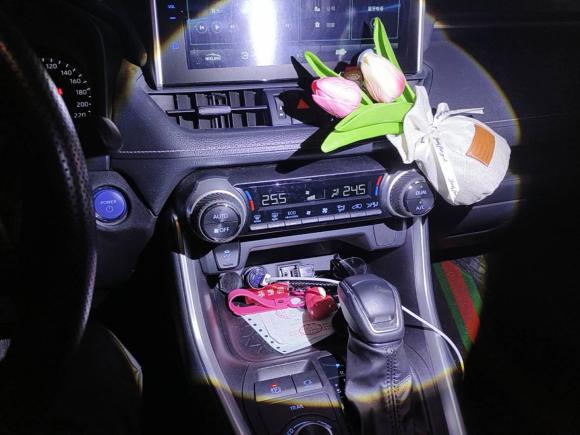 [无锡·苏B] 二手丰田威兰达2022款 双擎 2.5L E-CVT四驱豪华版