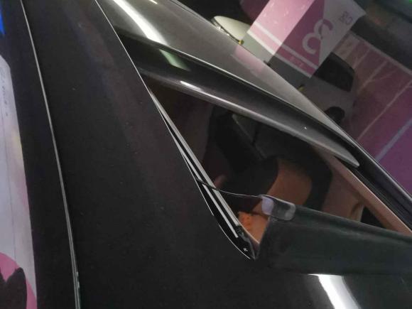 [广州·粤L] 二手克莱斯勒克莱斯勒300C2014款 3.0L 卓越版