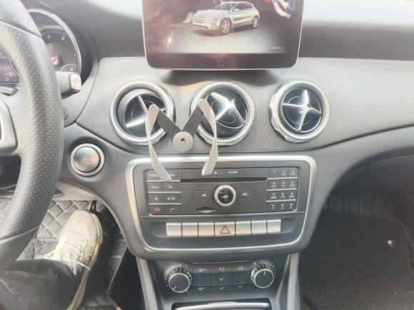 [上海·沪L] 二手奔驰奔驰GLA2017款 GLA 200 动感型