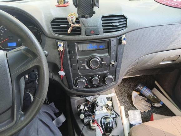 [上海·沪D] 二手五菱汽车五菱宏光2014款 1.5L S标准型