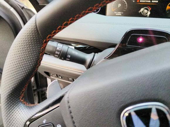 [上海·苏U] 二手长安长安UNI-V2022款 1.5T 尊贵型