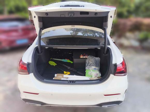 [南京·苏L] 二手奔驰奔驰A级2022款 改款二 A 200 L 运动轿车时尚型