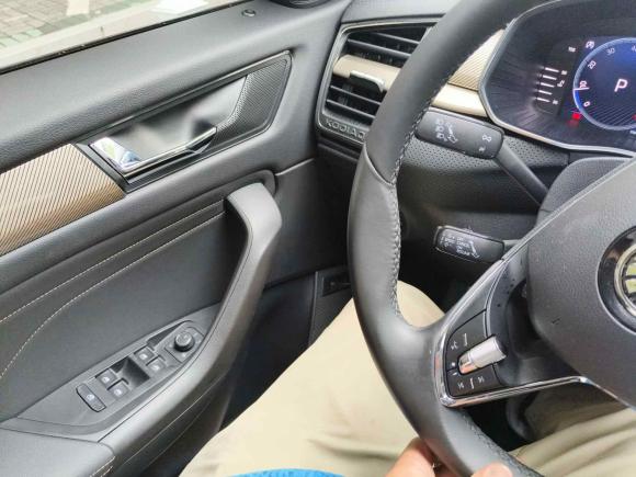 [杭州·浙A] 二手斯柯达柯迪亚克2022款 TSI330 7座两驱奢享版