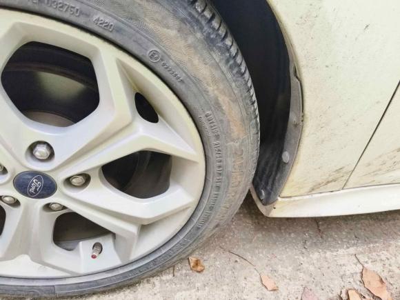 [武汉·鄂A] 二手福特福克斯2012款 两厢 2.0L 手动豪华运动型