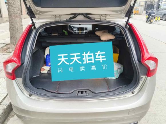 [西安·浙A] 二手沃尔沃沃尔沃V602015款 T5 智逸版