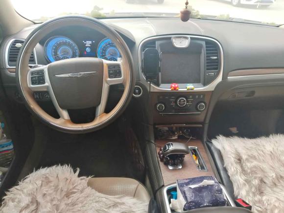 [济南·鲁A] 二手克莱斯勒克莱斯勒300C2014款 3.0L 卓越版