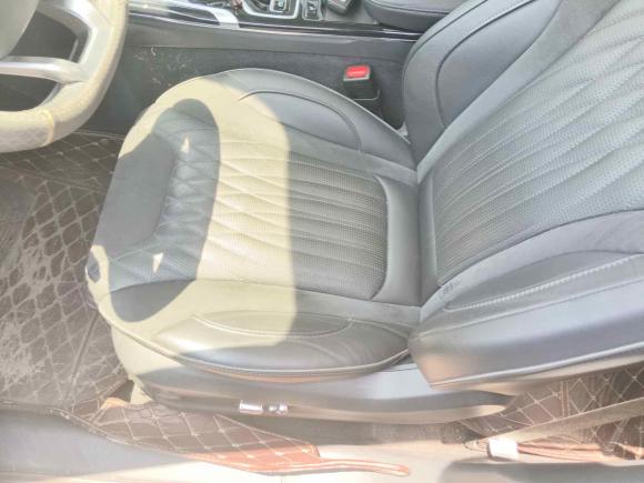 [青岛·鲁U] 二手红旗红旗HS52022款 2.0T 智联旗享版