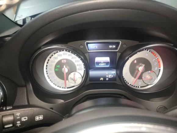 [宁波·浙B] 二手奔驰奔驰GLA2016款 GLA 200 动感型