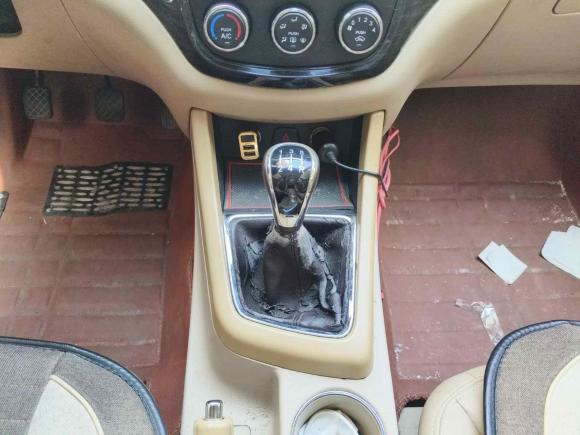 [北京·豫A] 二手宝骏宝骏7302015款 1.8L 手动舒适ESP版 7座