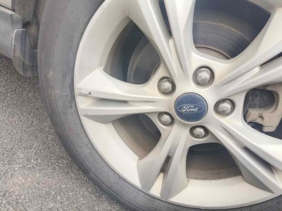 [上海·苏N] 二手福特福克斯2012款 三厢 1.6L 自动风尚型