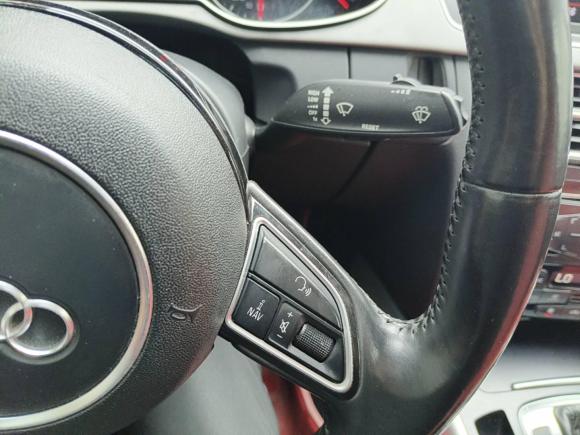 [义乌·浙G] 二手奥迪奥迪A4L2016款 35 TFSI 典藏版 自动标准型