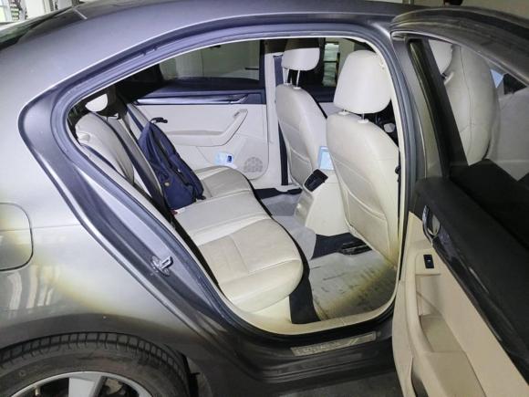 [武汉·鄂A] 二手斯柯达明锐2015款 1.6L 自动逸俊版