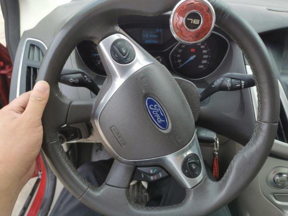 [上海·鄂Q] 二手福特福克斯2012款 两厢 1.6L 手动风尚型