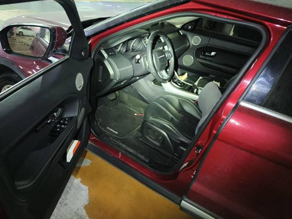 [上海·川A] 二手路虎揽胜极光2013款 2.0T 5门耀致版