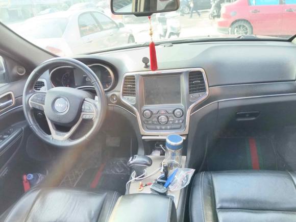 [南通·苏F] 二手Jeep大切诺基2014款 3.0TD 柴油 舒享导航版