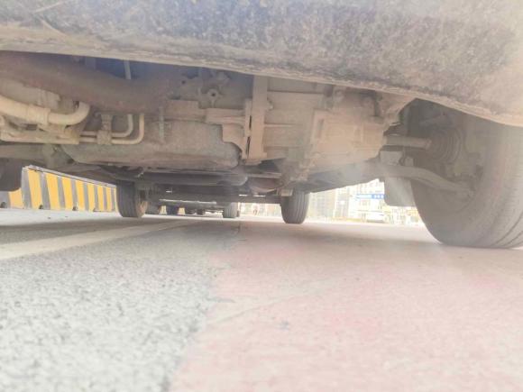 [济南·鲁A] 二手上汽大通MAXUS新途V802020款 2.5T AMT经典城配王短轴超低顶2/3座