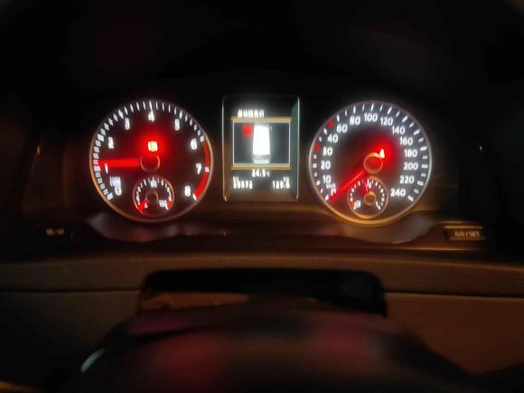 [无锡·苏B] 二手大众迈特威2012款 2.0TSI 两驱豪华版