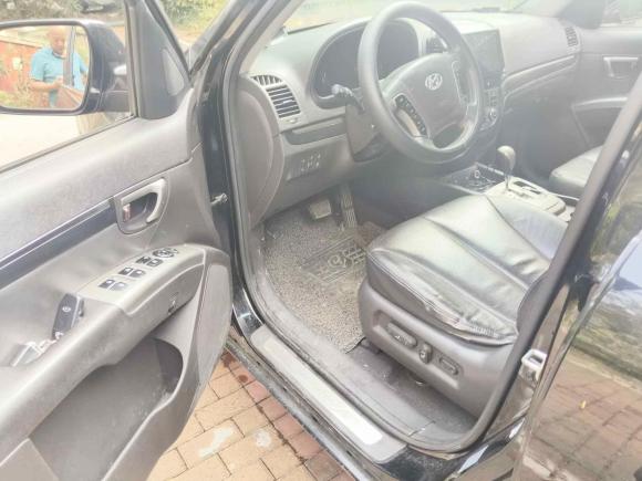 [上海·浙C] 二手现代胜达经典2010款 2.4 豪华版 七座四驱