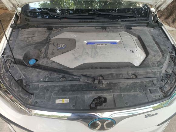 [深圳·粤B] 二手北京汽车北京EU52018款 R500 智尚版