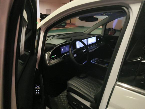 [上海·沪A] 二手上汽大通MAXUS大家92022款 长续航 草原七座版