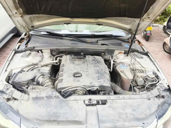 [嘉兴·浙C] 二手奥迪奥迪A4L2010款 2.0 TFSI 标准型